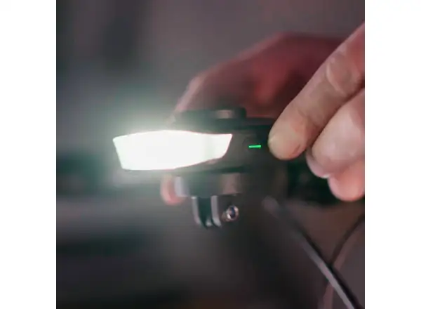 Ravemen FR1500 přední světlo