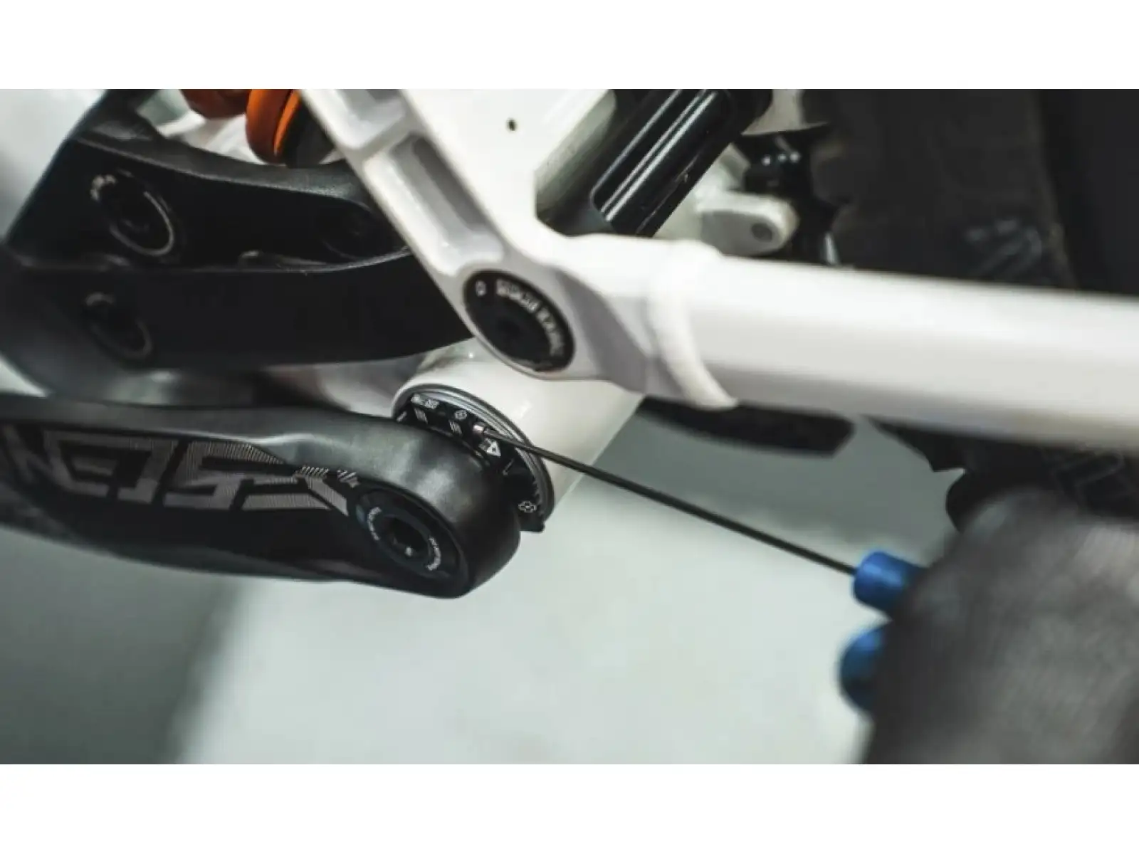 Muc-Off Crank Preload Ring předpínací kroužek ke klikám Modrá