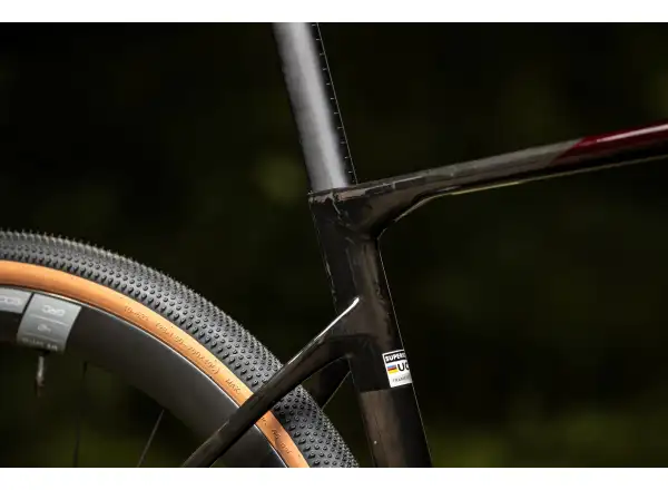 Superior XR 9.9 GR gravel kolo Matte Carbon/Gloss Red