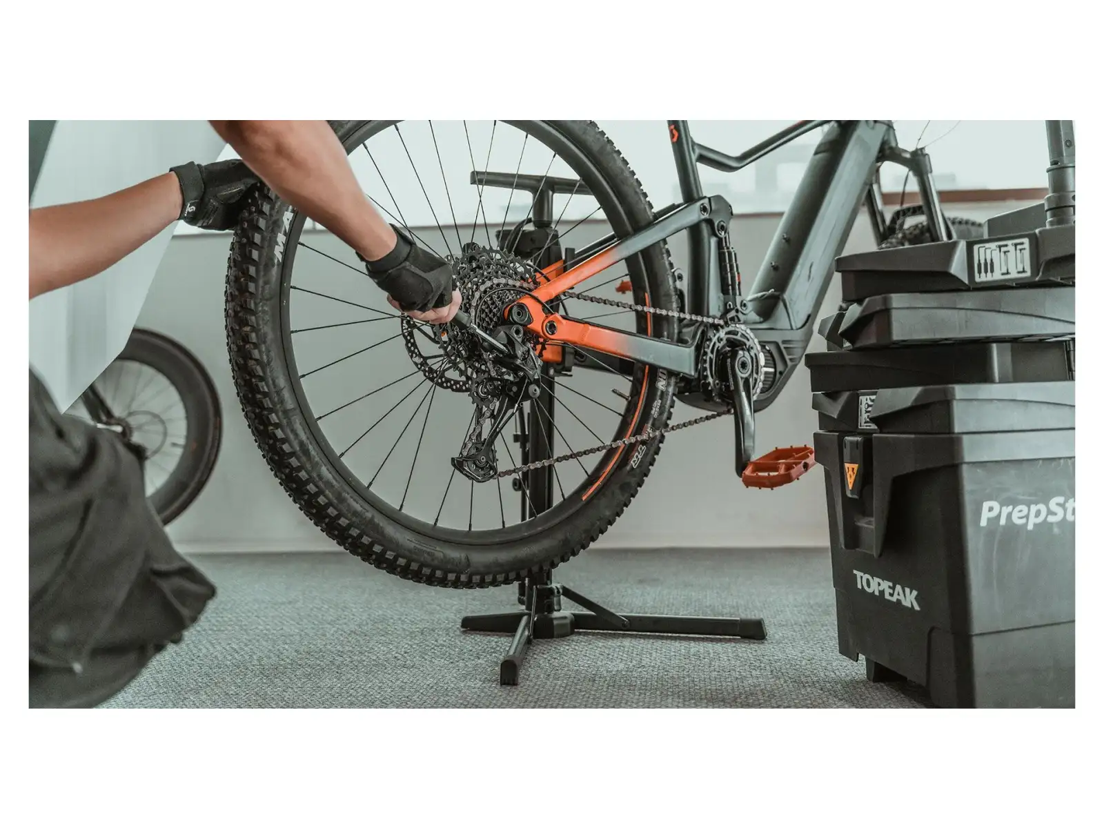 Topeak Transformer eUP dílenská pumpa černá/žlutá