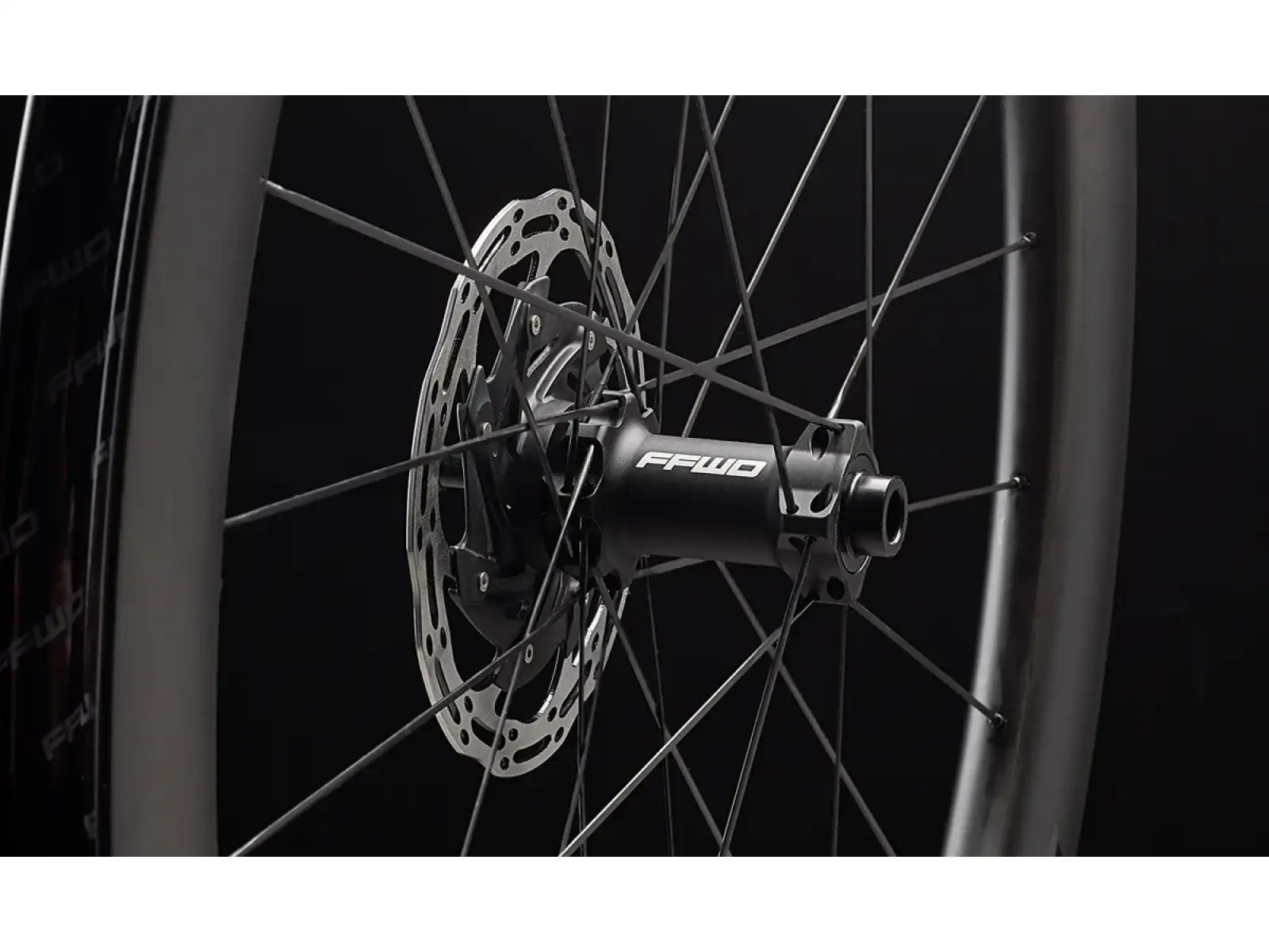 FFWD FALCON + RYOT77 Shimano 11/12sp vypletená kola