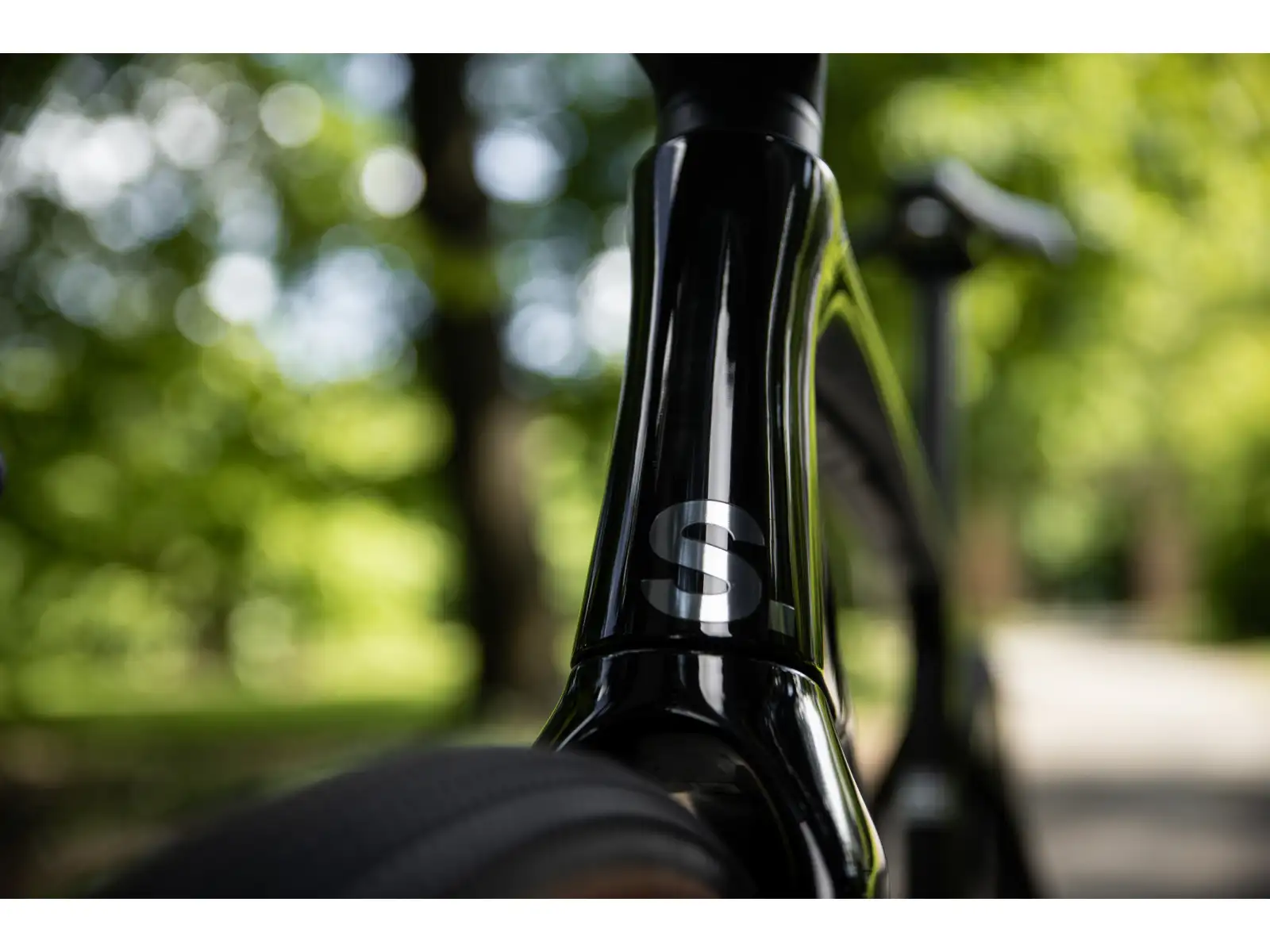 Superior XR 9.8 GR gravel kolo Matte Carbon/Gloss Black