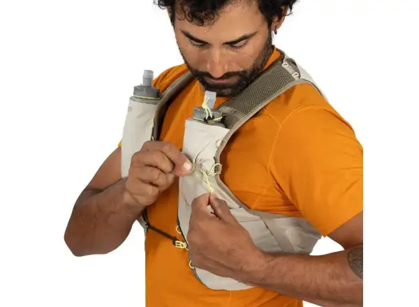 Osprey  Duro 6 běžecká vesta Sandy Grey