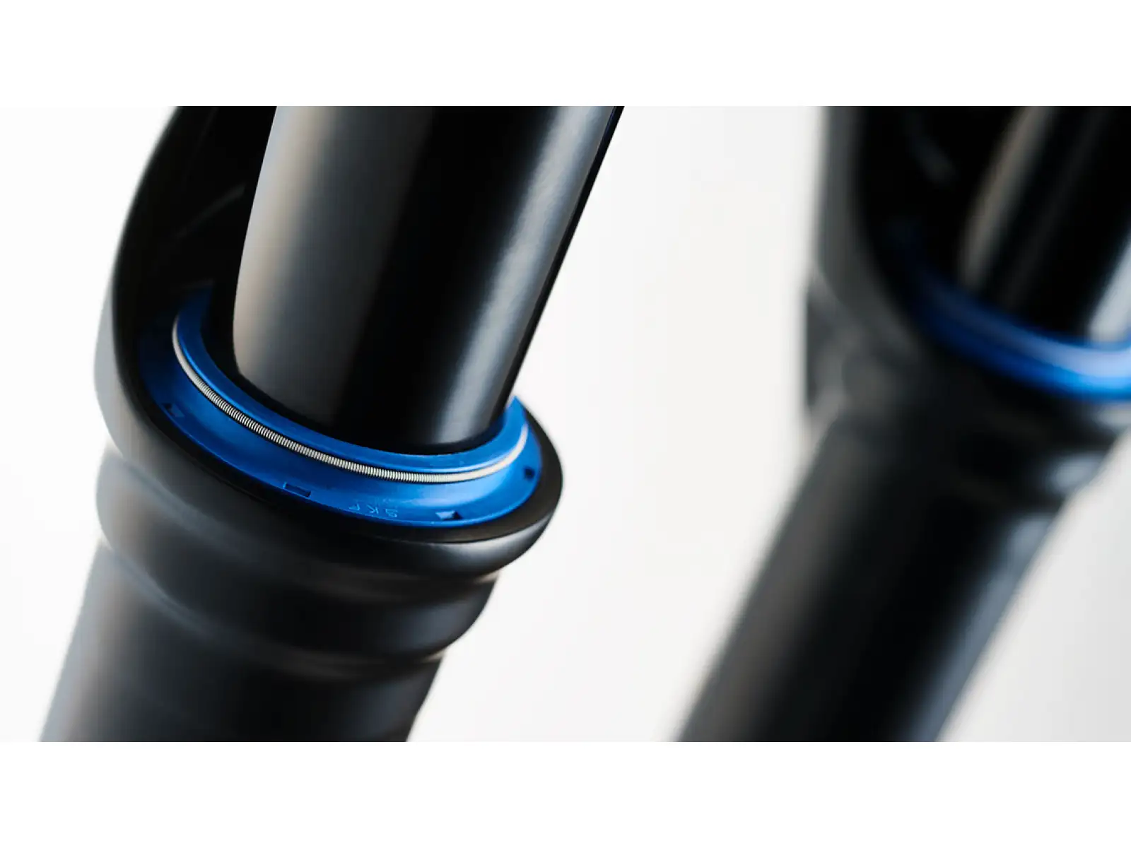 Öhlins RXF38 m.2 29” Air odpružená vidlice 170 mm 15x110 mm 44 mm rake černá
