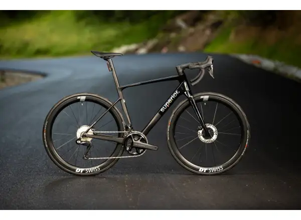 Superior XR 9.7 GF silniční kolo Gloss Rainbow Black / Carbon