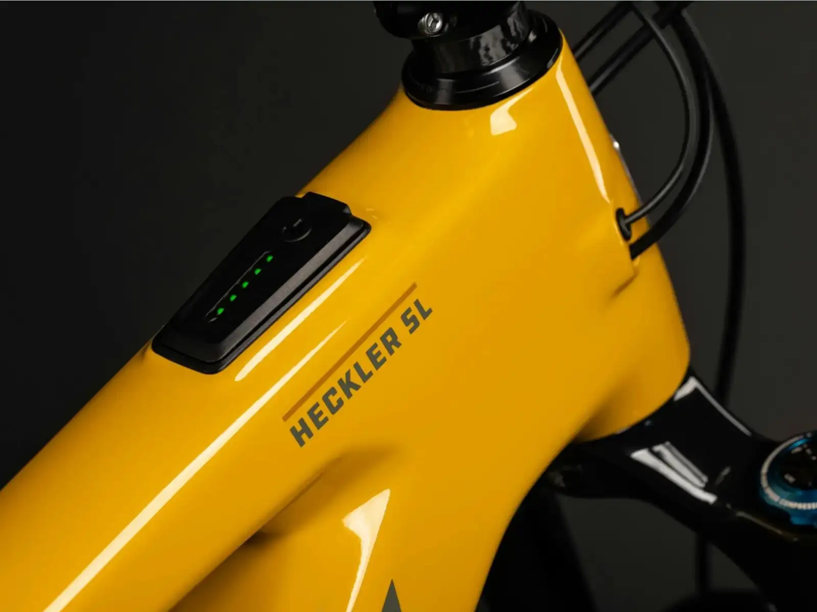 Santa Cruz Heckler SL 1 C MX GX AXS celoodpružené elektrokolo Gloss Mustard