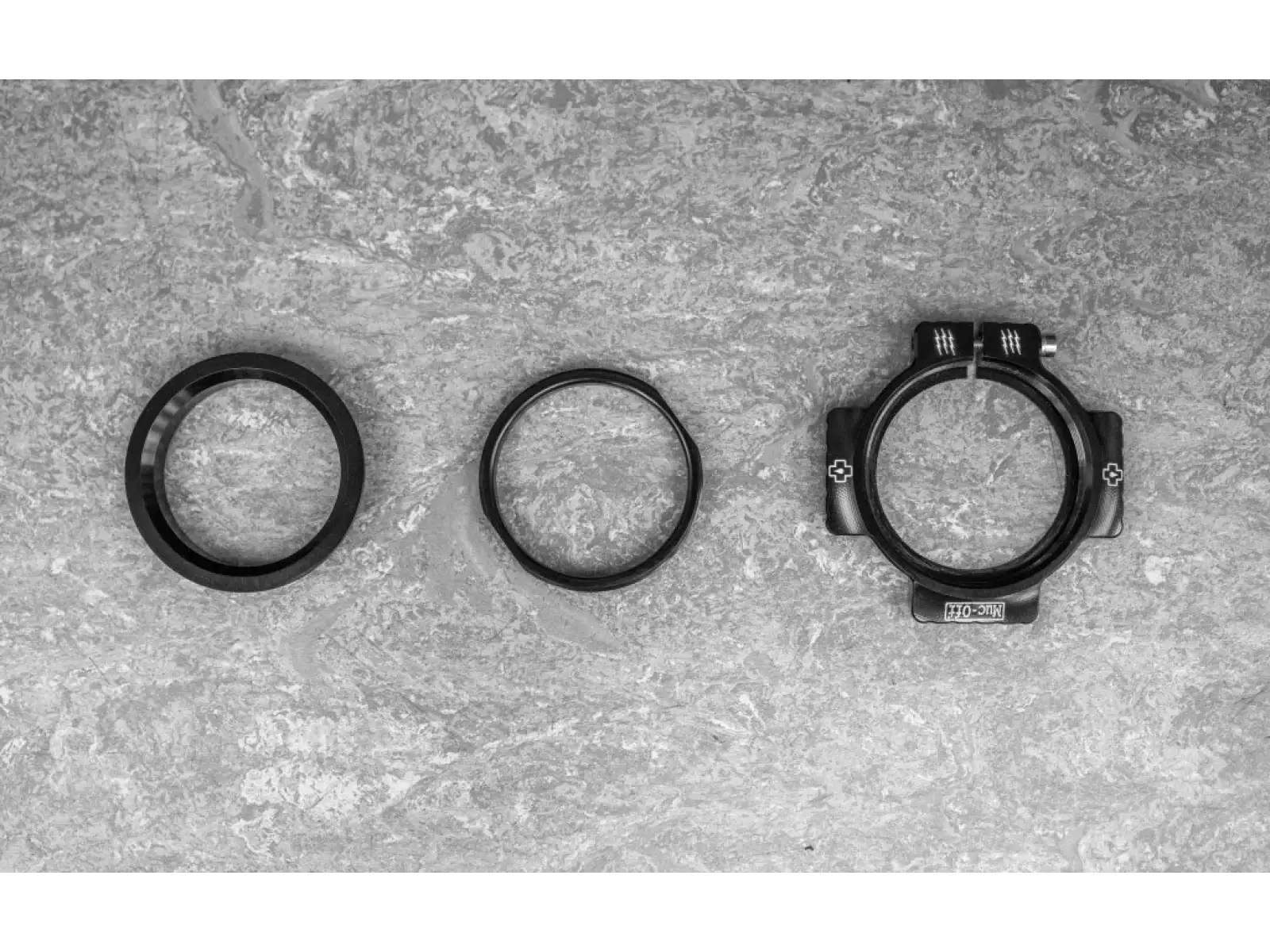 Muc-Off Crank Preload Ring předpínací kroužek ke klikám stříbrná