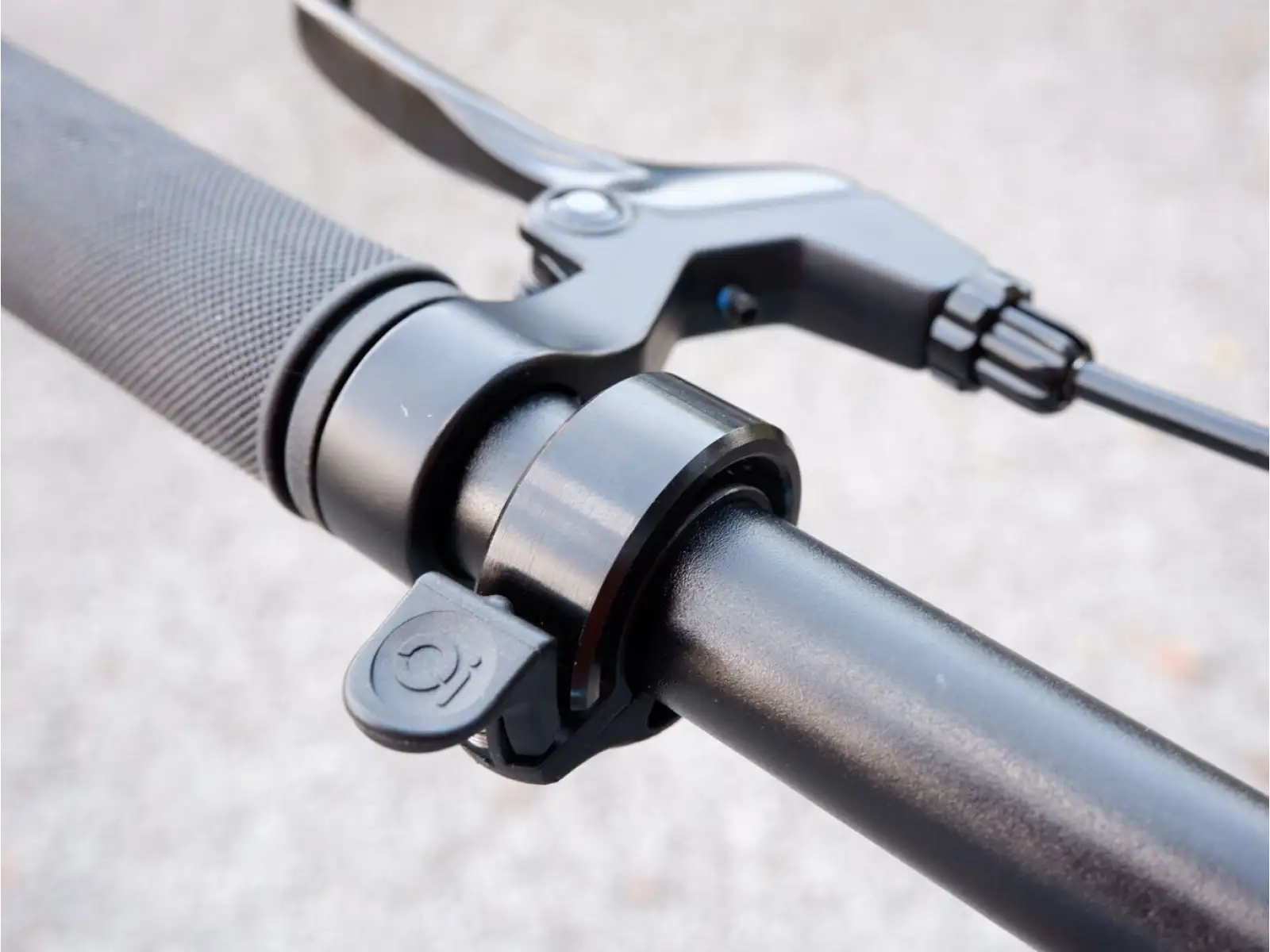Rascal Knog Oi Bell Classic Small zvonek Black