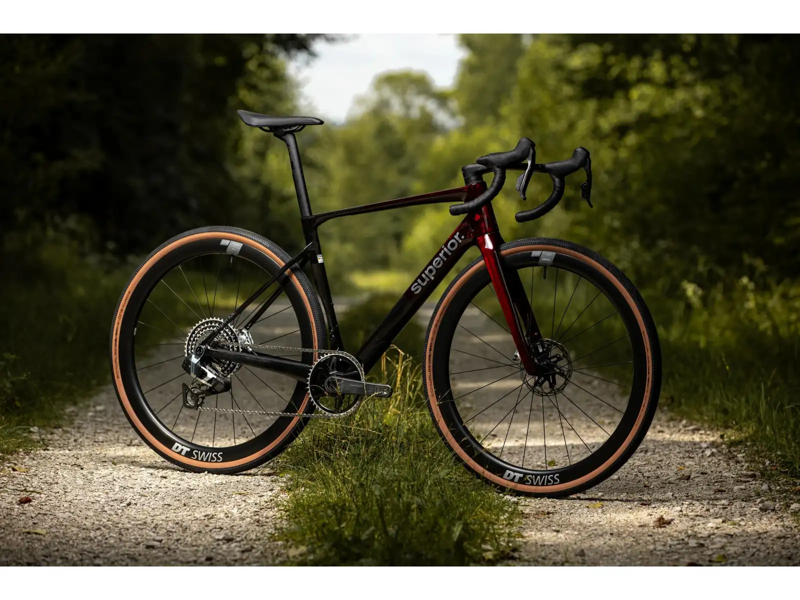 Superior XR 9.9 GR gravel kolo Matte Carbon/Gloss Red
