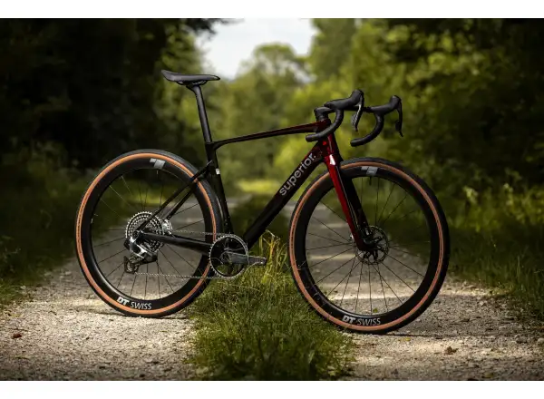 Superior XR 9.9 GR gravel kolo Matte Carbon/Gloss Red
