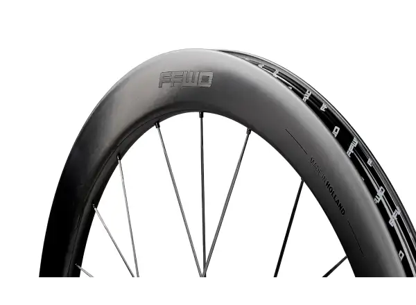 FFWD RAW CS 55 silniční vypletená kola Matt Black