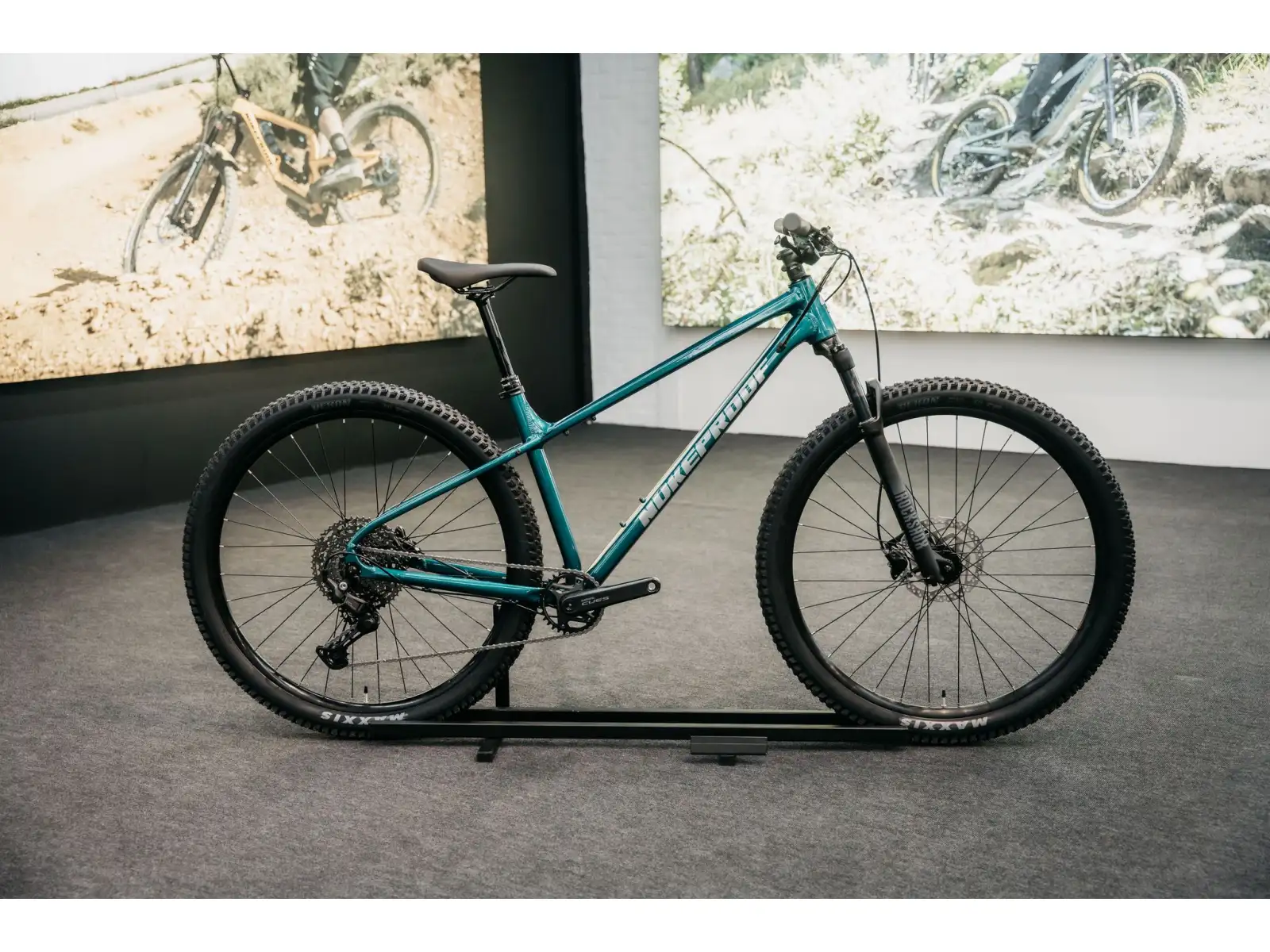 Nukeproof Tracker Pro 290 Cues 1x11 horské kolo Petrol Green/Chrome