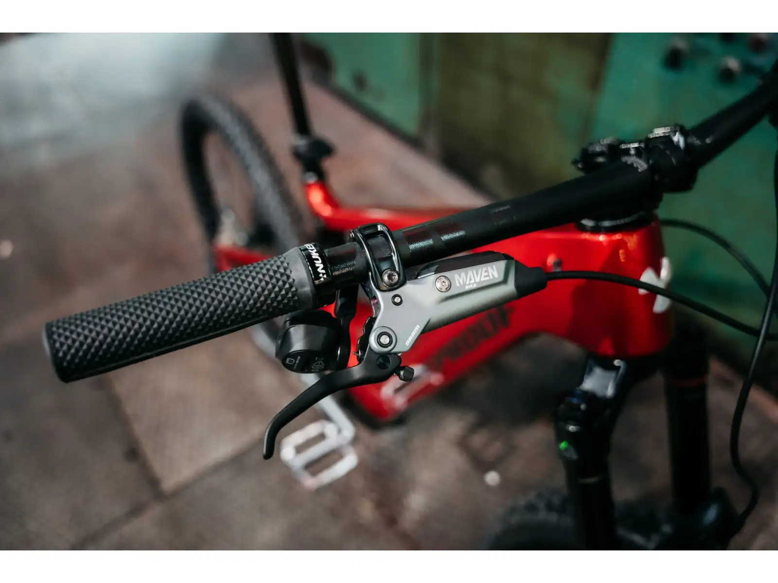 Nukeproof Megawatt Carbon Pro 297 T-GX celoodpružené elektrokolo Red