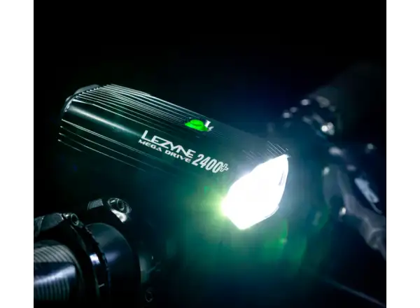 Lezyne Mega Drive 2400+ Loaded kit světelná souprava