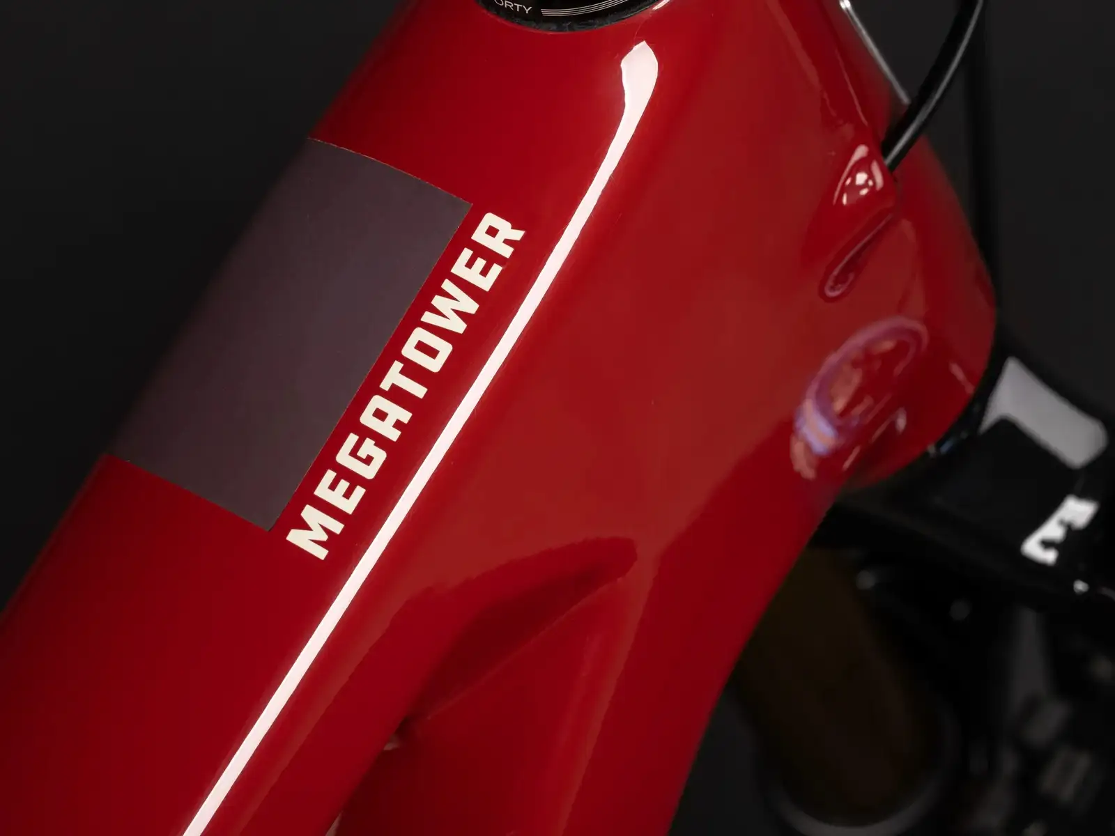 Santa Cruz Megatower 2 C GX AXS celoodpružené kolo Gloss Crimson