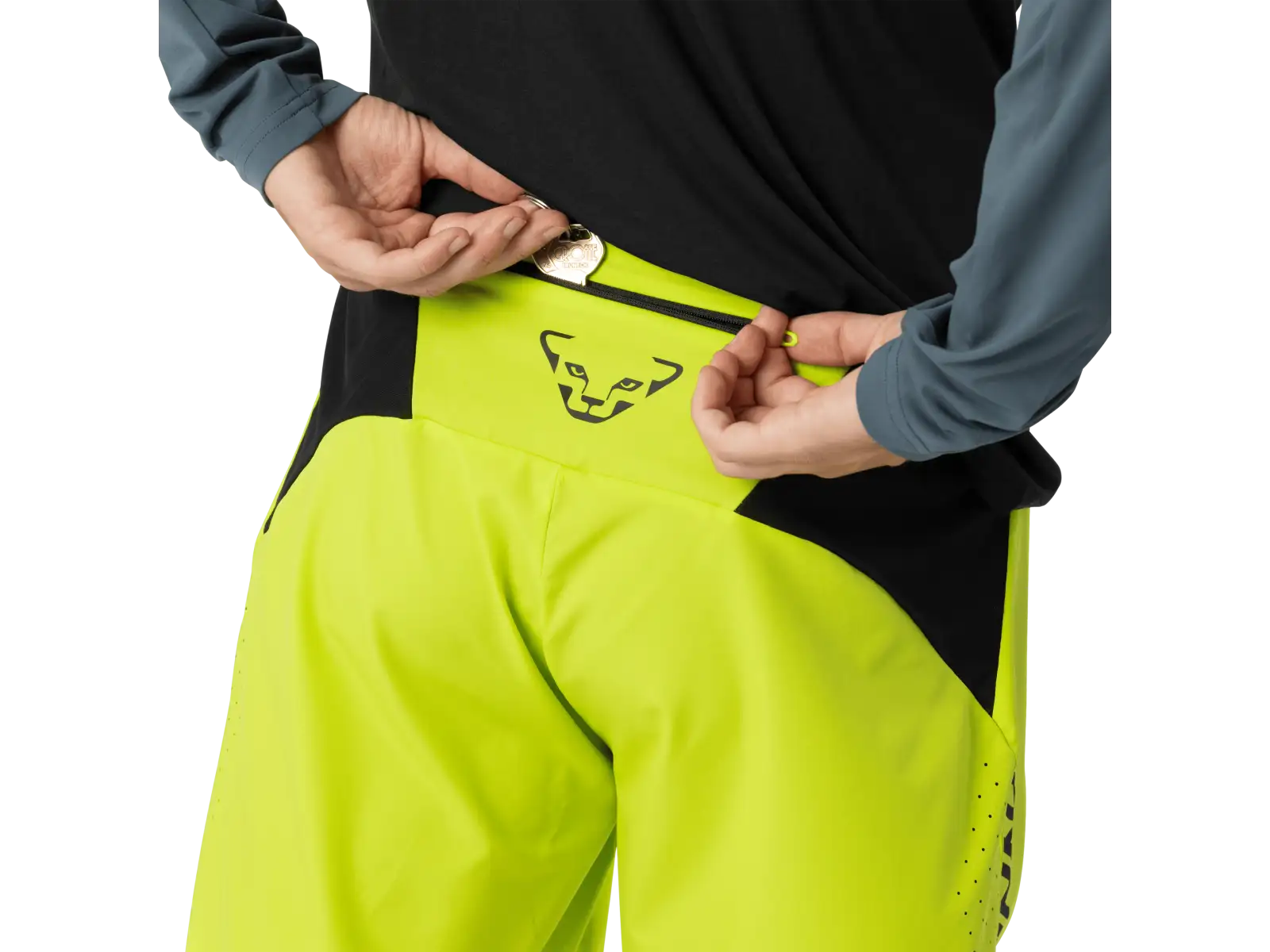 Dynafit Alpine Pro 2v1 pánské běžecké kraťasy Ultra Yellow