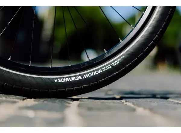 Schwalbe Motion Big Apple E-25 28" trekingový plášť drát Black Reflex