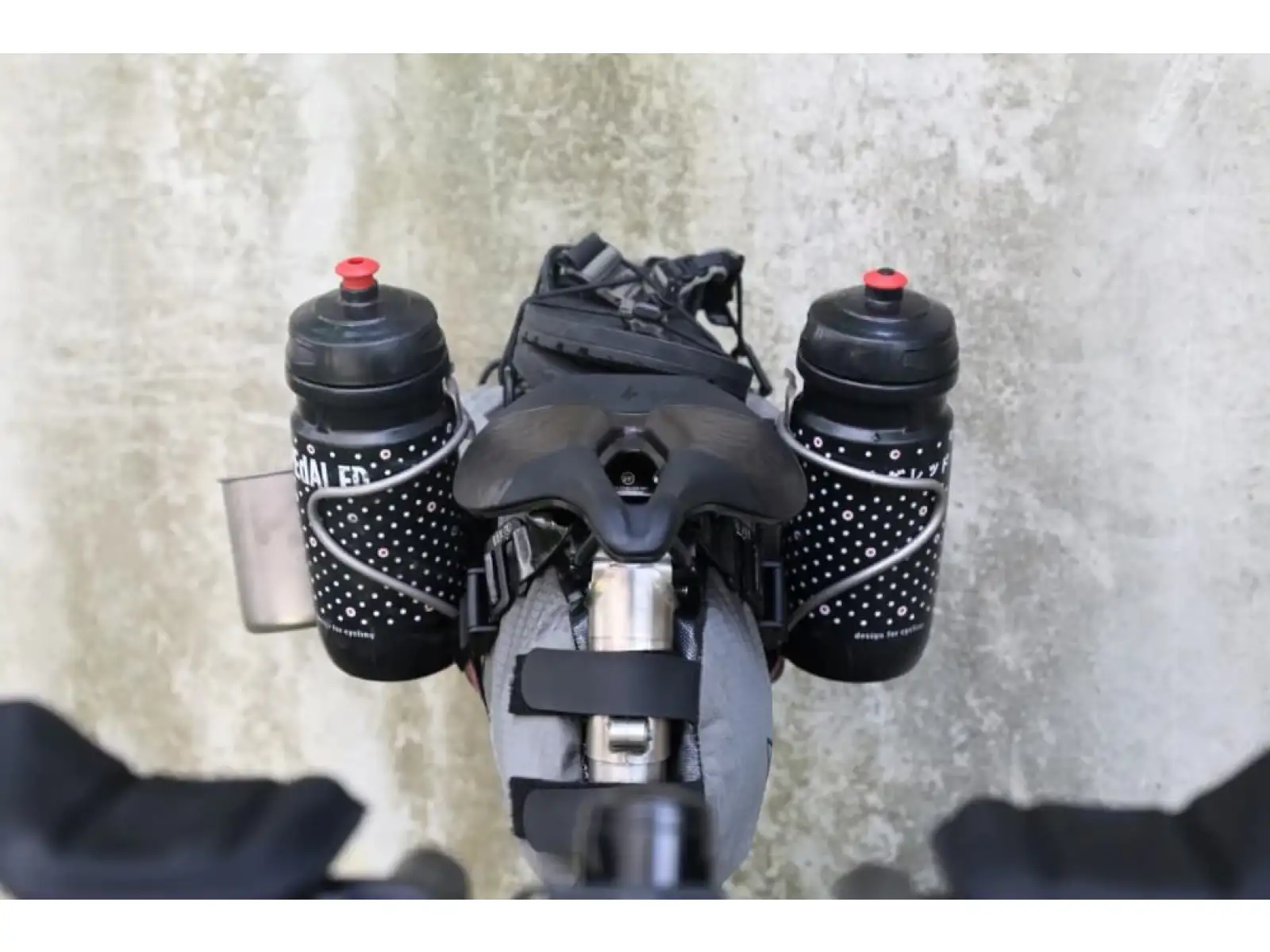 Woho Saddle Bag stabilizér černá