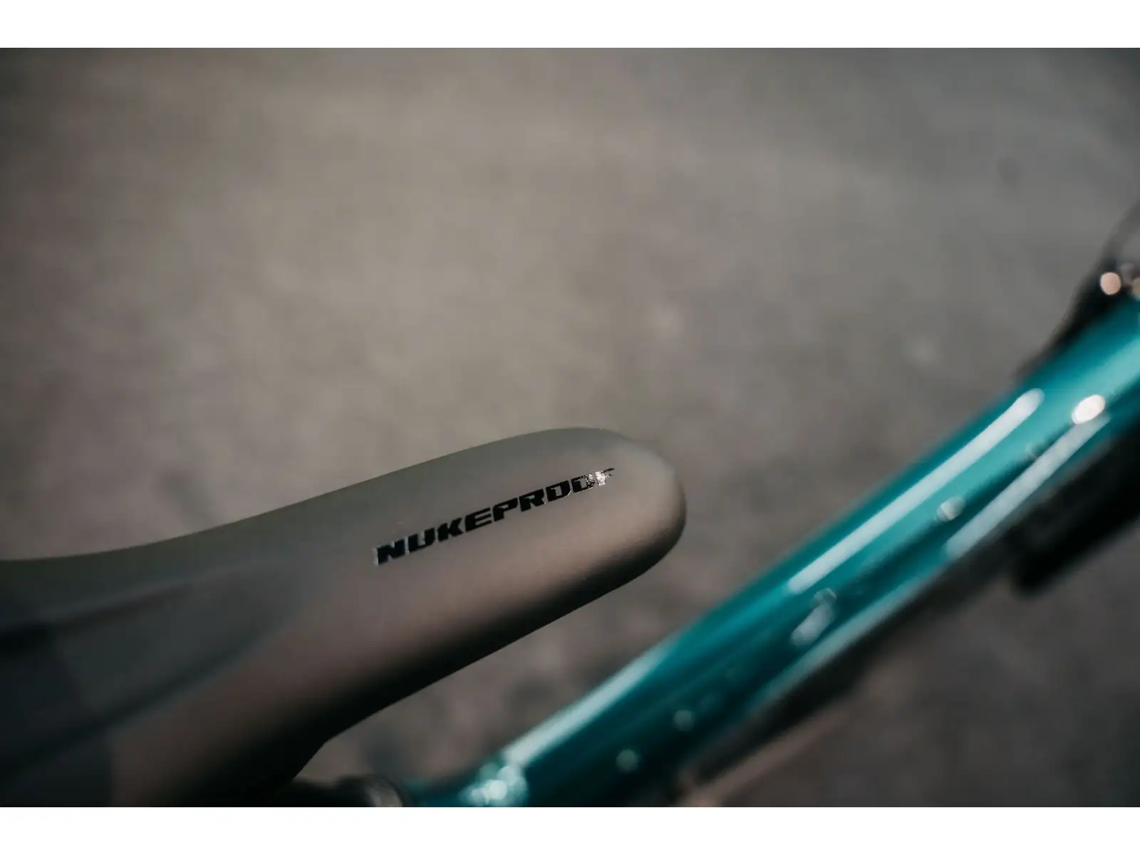 Nukeproof Tracker Pro 275 Cues 1x11 horské kolo Petrol Green/Chrome