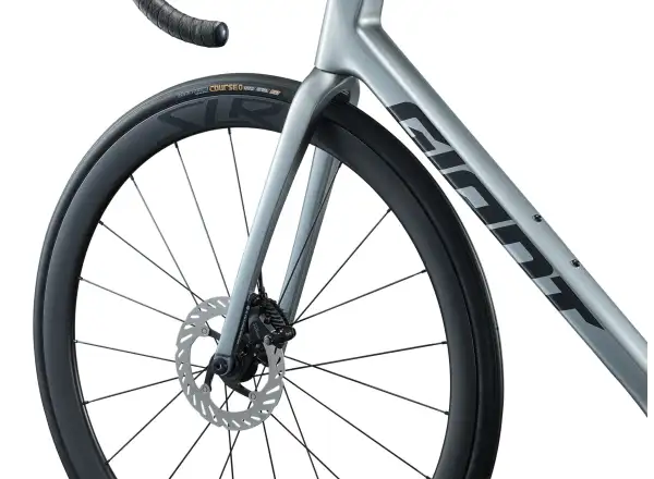 Giant TCR Advanced Pro 1 Di2 silniční kolo Tech Silver