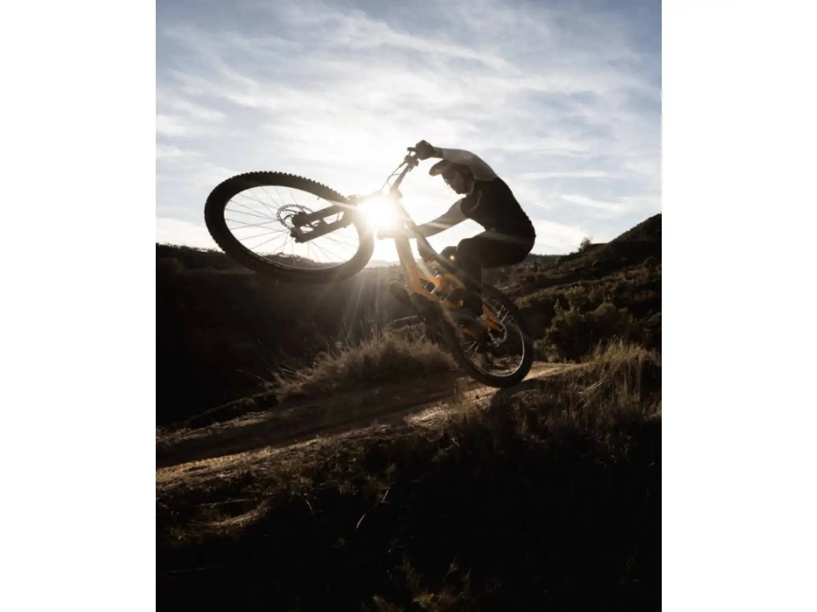 Orbea RISE SL M20 celoodpružené lehké elektrokolo černá-růžová