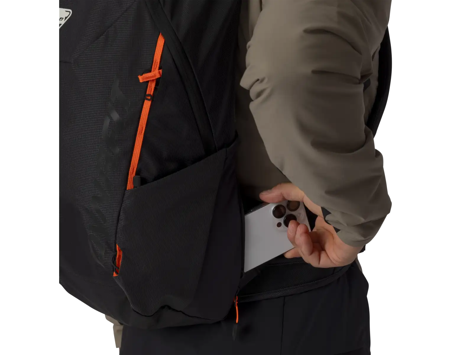 Dynafit Transalper 24 batoh Black Out