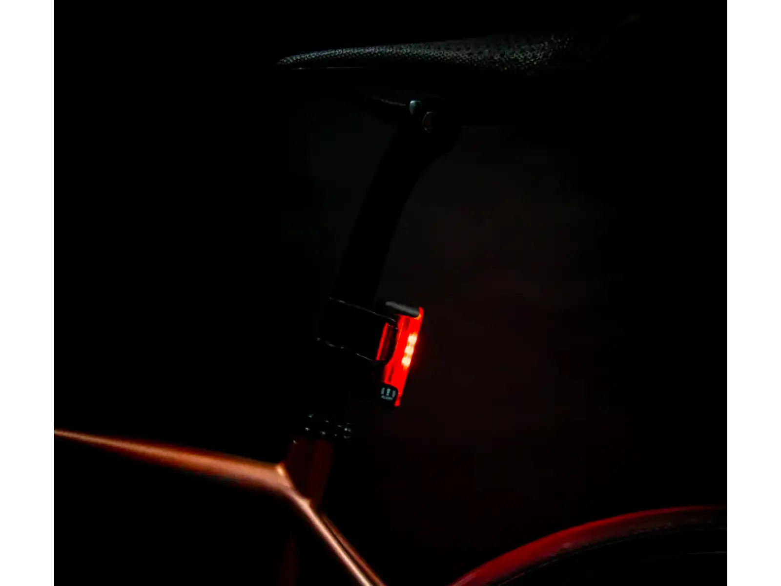 Lezyne Strip Drive Pro Alert 400+ Rear zadní světlo Black