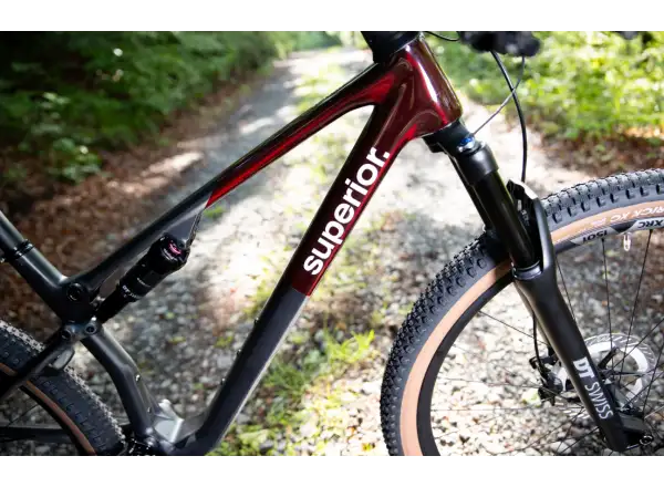 Superior XF 9.6 Team celoodpružené kolo Gloss Carbon/Red Carbon