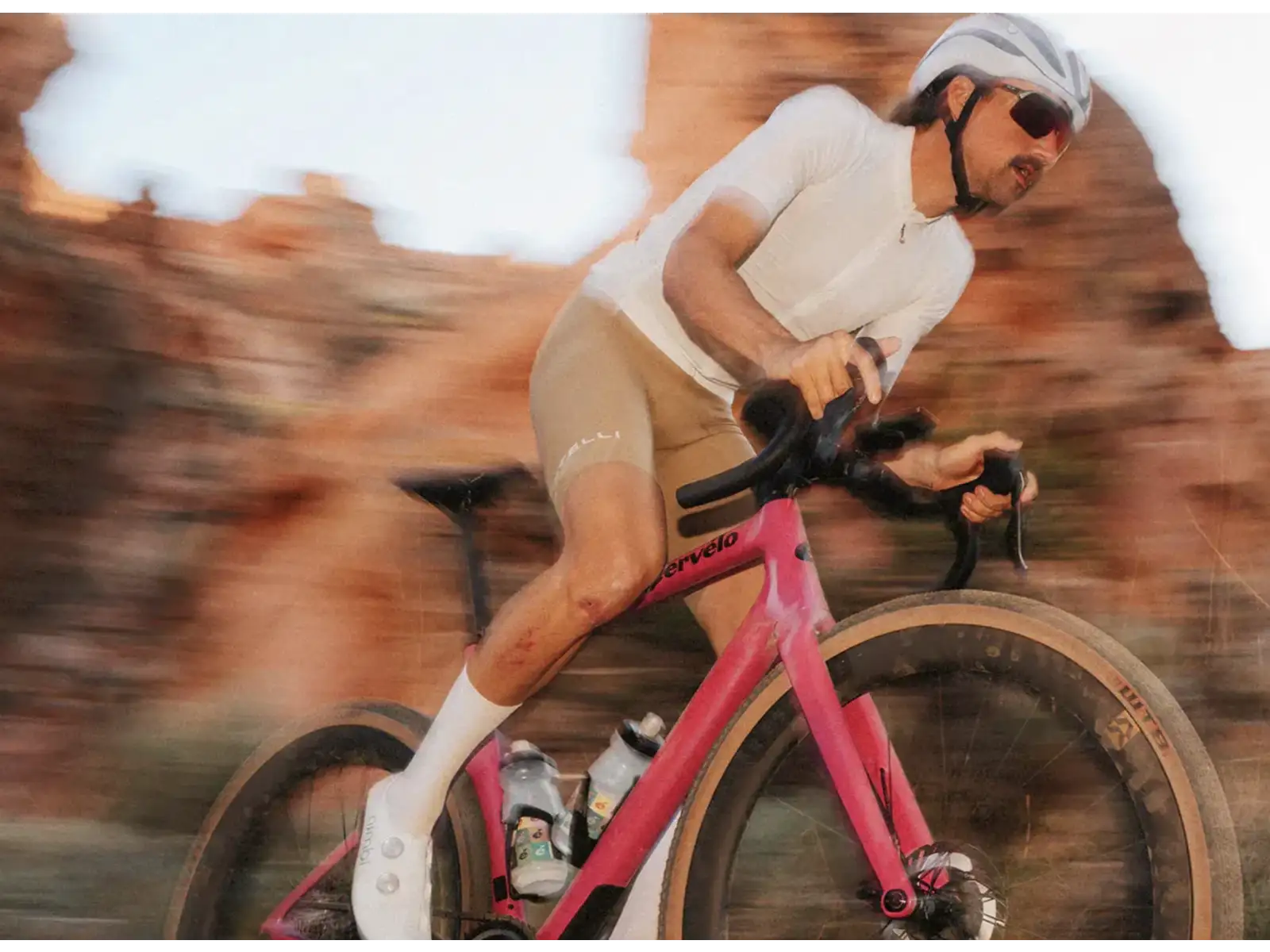 Cervélo Aspero SRAM Force AXS 1 gravel kolo Dusty Unicorn