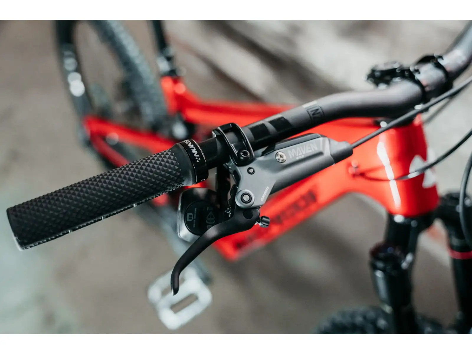 Nukeproof Reactor Carbon Pro 290 T-GX celoodpružené kolo Red