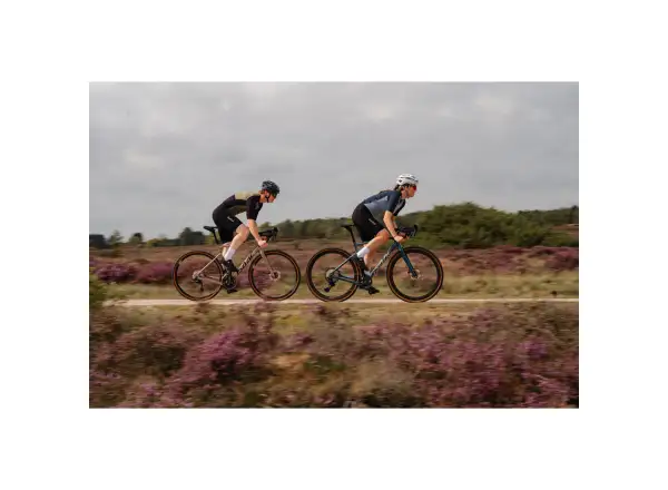 Isaac Torus Xplore  GRX825 Di2 2x12 gravel kolo Blast Bronze