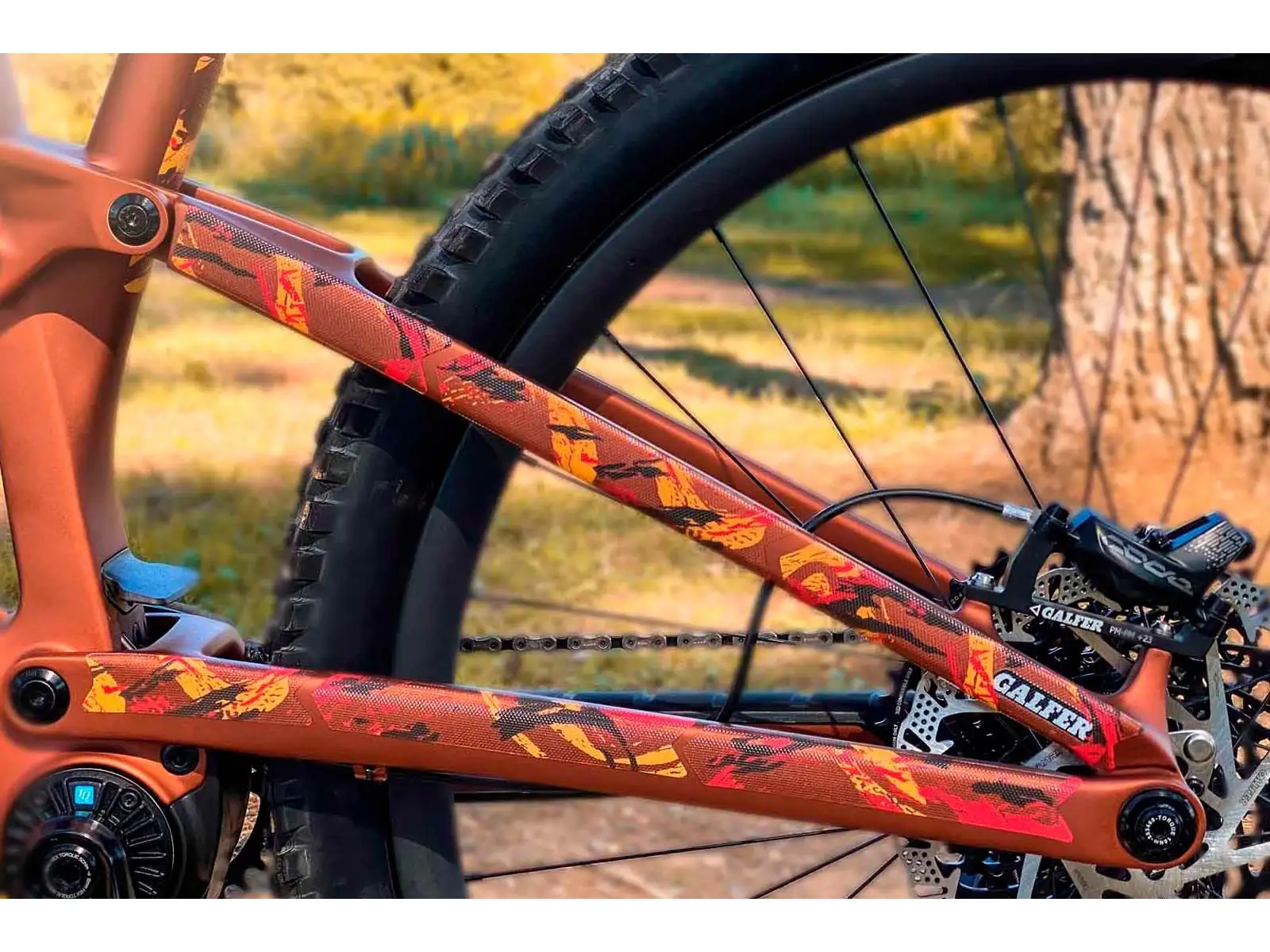 All Mountain Style ochranné polepy na rám Extra RedBull Rampage Red/Yellow