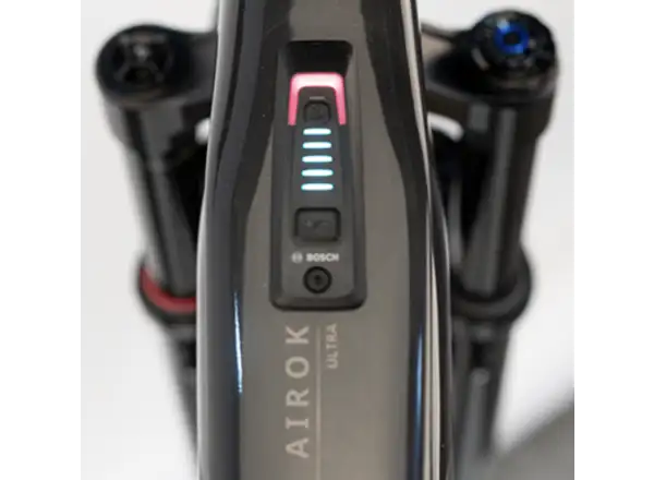 Raymon Airok Ultra celoodpružené elektrokolo Carbon Stealth/Iridescant