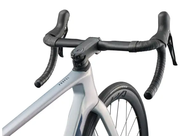 Giant Propel Advanced 2 silniční kolo Supernova