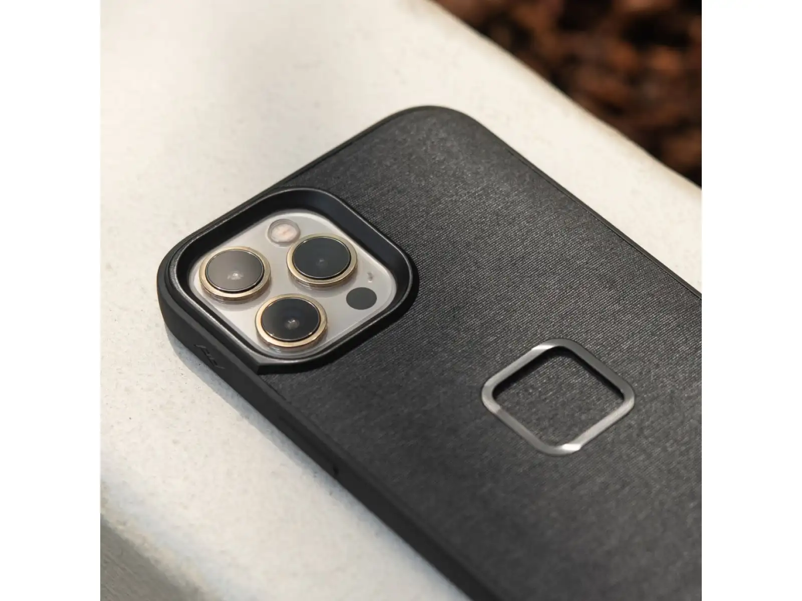 Peak Design Mobile Everyday Case iPhone 16 Pro obal na mobil Charcoal