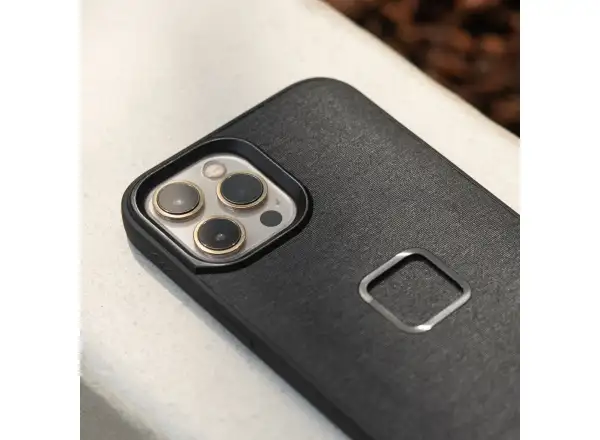 Peak Design Mobile Everyday Case iPhone 16 Pro obal na mobil Charcoal