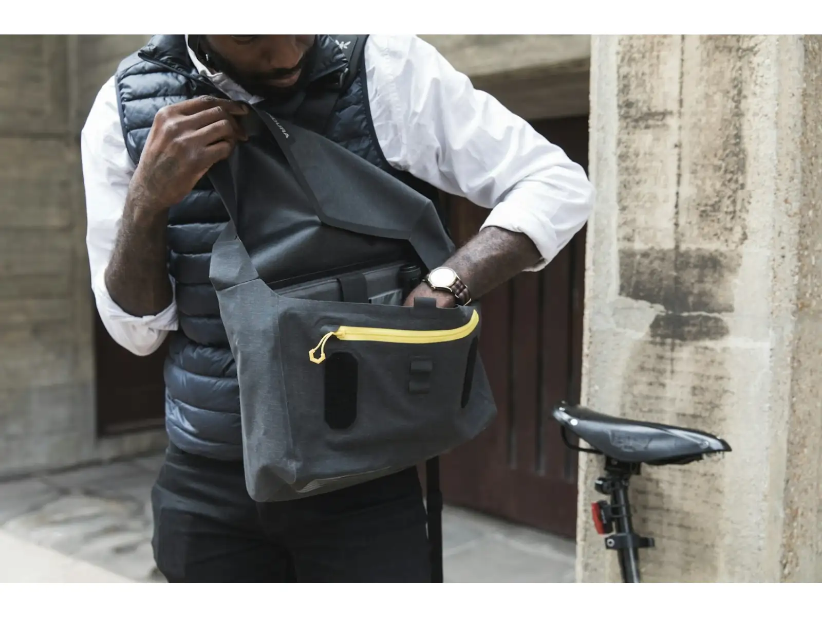 Apidura City Messenger batoh 13"