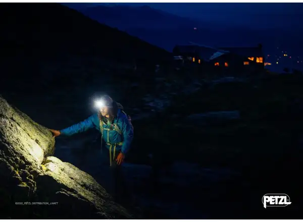 Petzl TIKKA CORE BLUE 2025 svítilna modrá