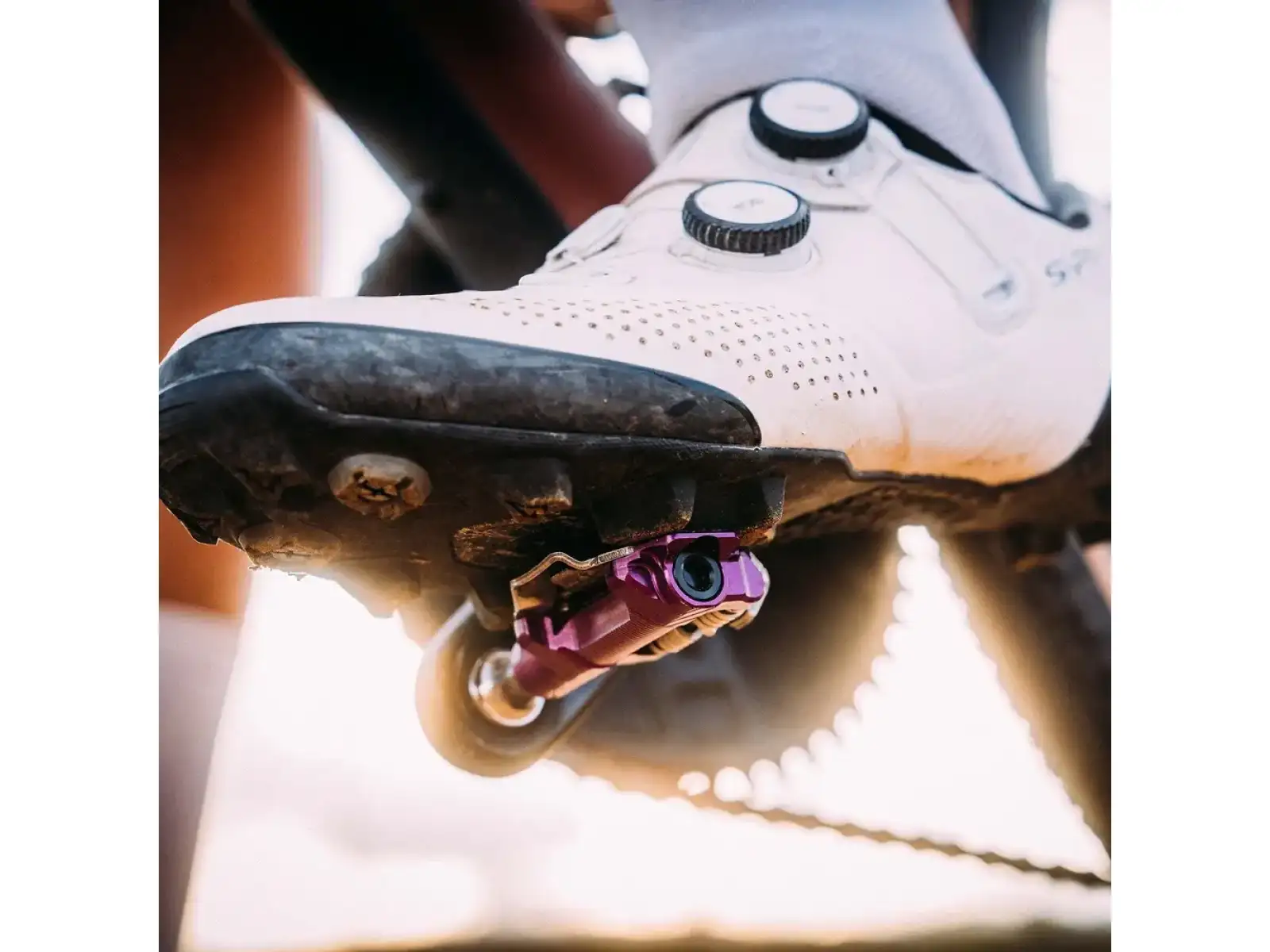 WOLF TOOTH DEL Gravel Race Clipless pedály Ultraviolet Purple
