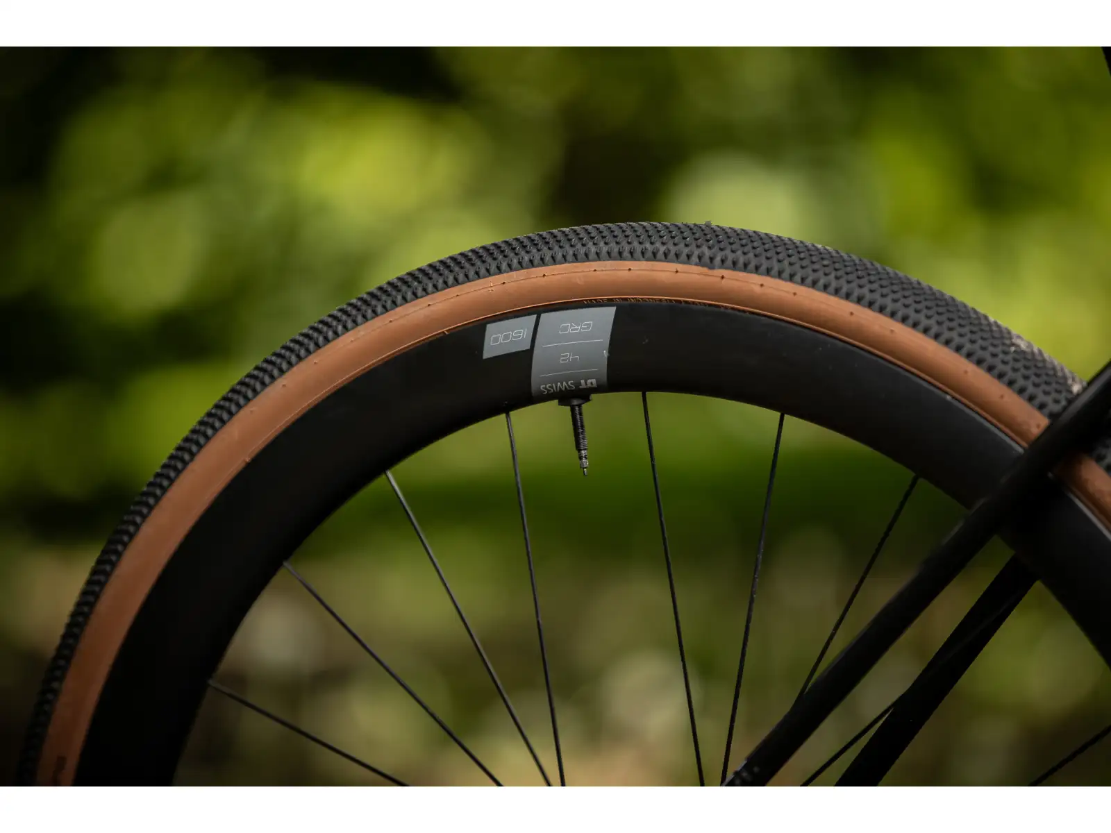 Superior XR 9.8 GR gravel kolo Matte Carbon/Gloss Black
