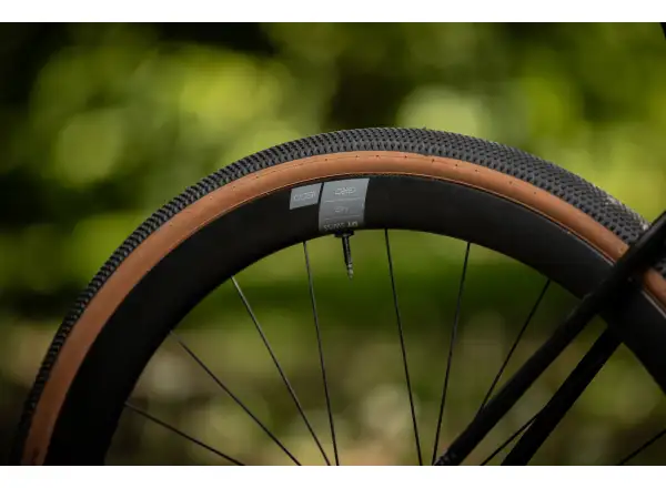 Superior XR 9.8 GR gravel kolo Matte Carbon/Gloss Black