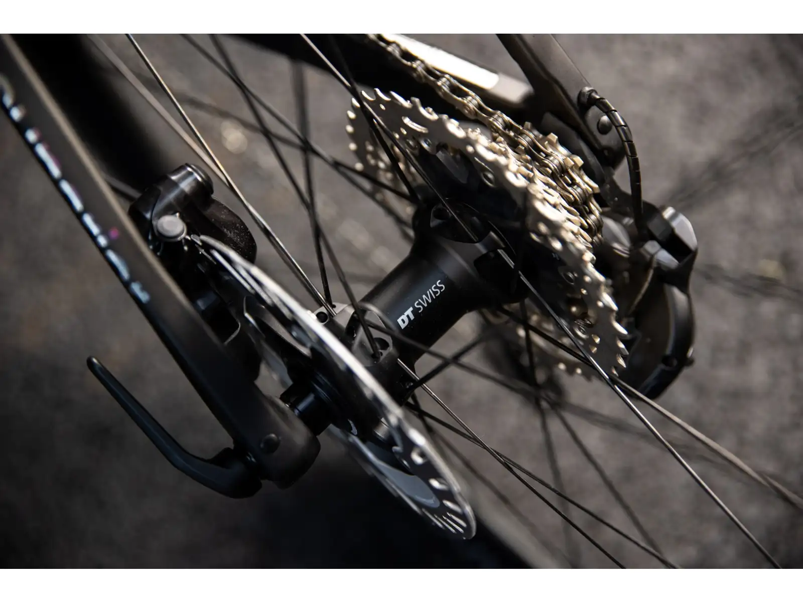 Superior XR 9.7 GF silniční kolo Gloss Rainbow Black / Carbon
