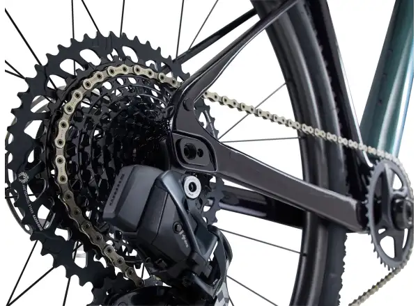 Giant Revolt X Advanced Pro 0 gravel kolo Airglow Black Currant