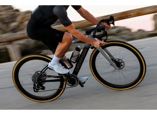 Cannondale Synapse LAB71 SMARTSENSE silniční kolo Black Marble (BMB)