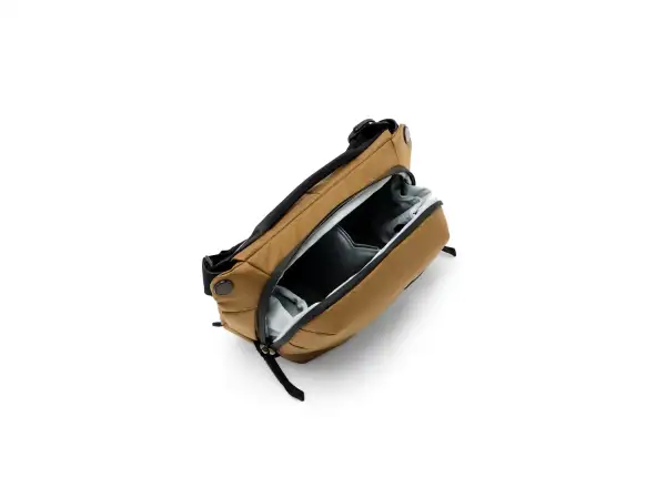 Peak Design Everyday Sling 3 l batoh Coyote