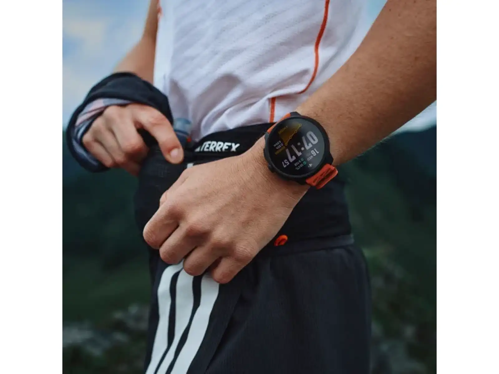 Suunto Race 2 chytré hodinky Feather Gray