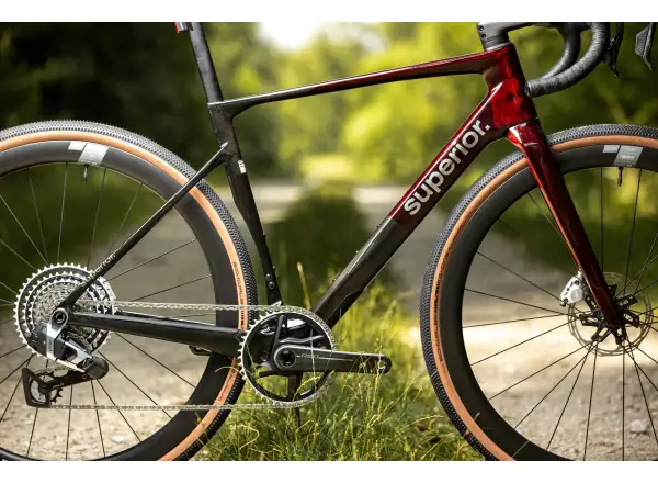 Superior XR 9.9 GR gravel kolo Matte Carbon/Gloss Red