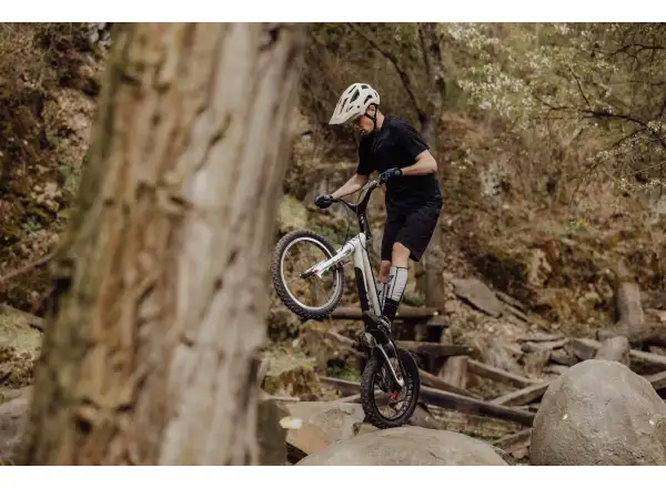 Force Trail MTB přilba krémová
