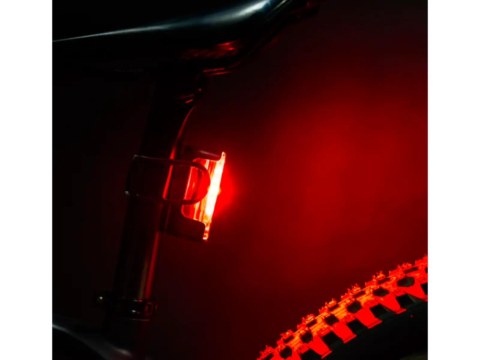 Lezyne Strip Drive 300+ Rear zadní světlo Black