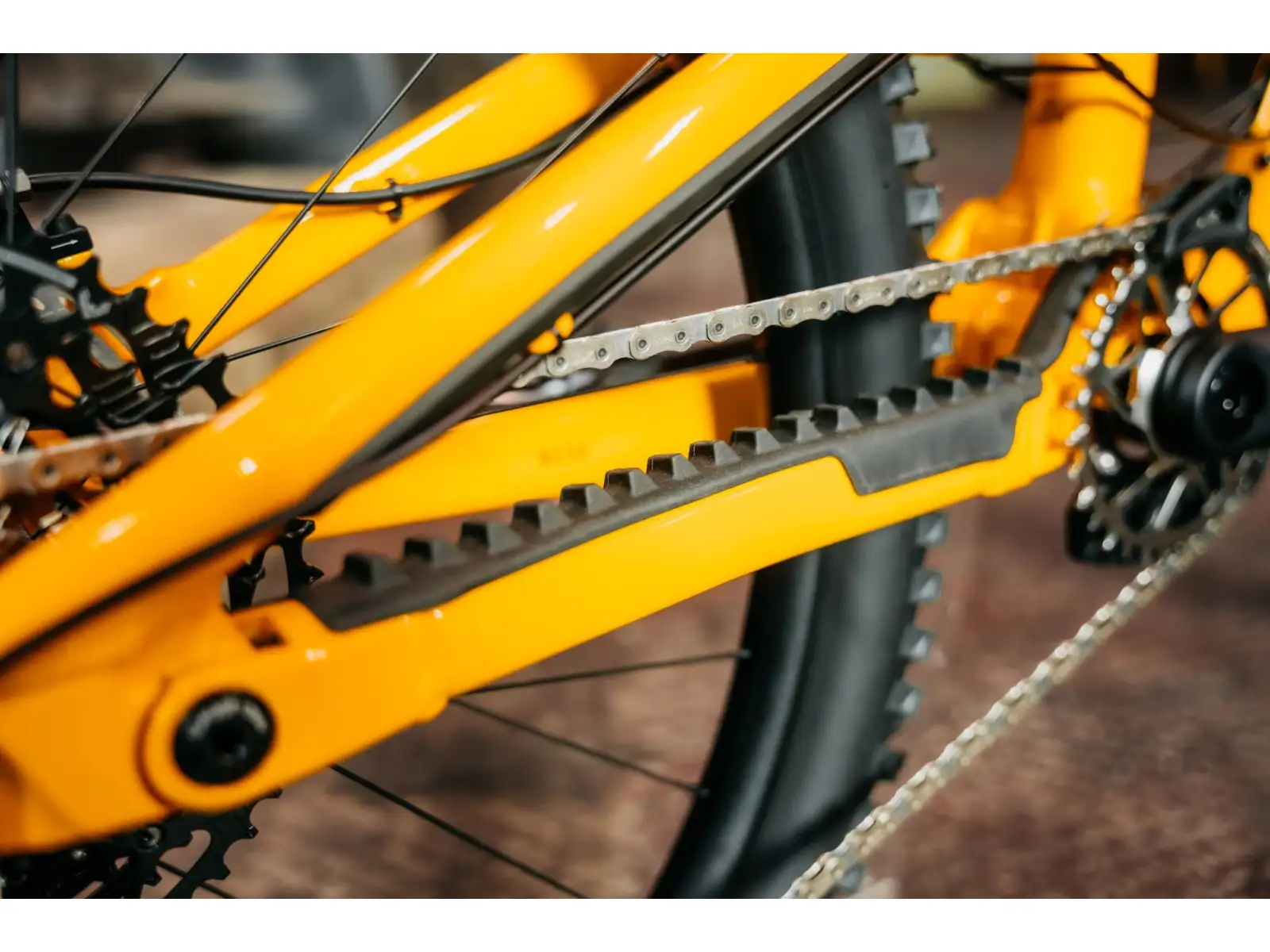 Nukeproof Mega 297 Pro Alloy Eagle 90 celoodpružené kolo Yellow